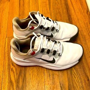 Tiger woods golf shoes 9.5